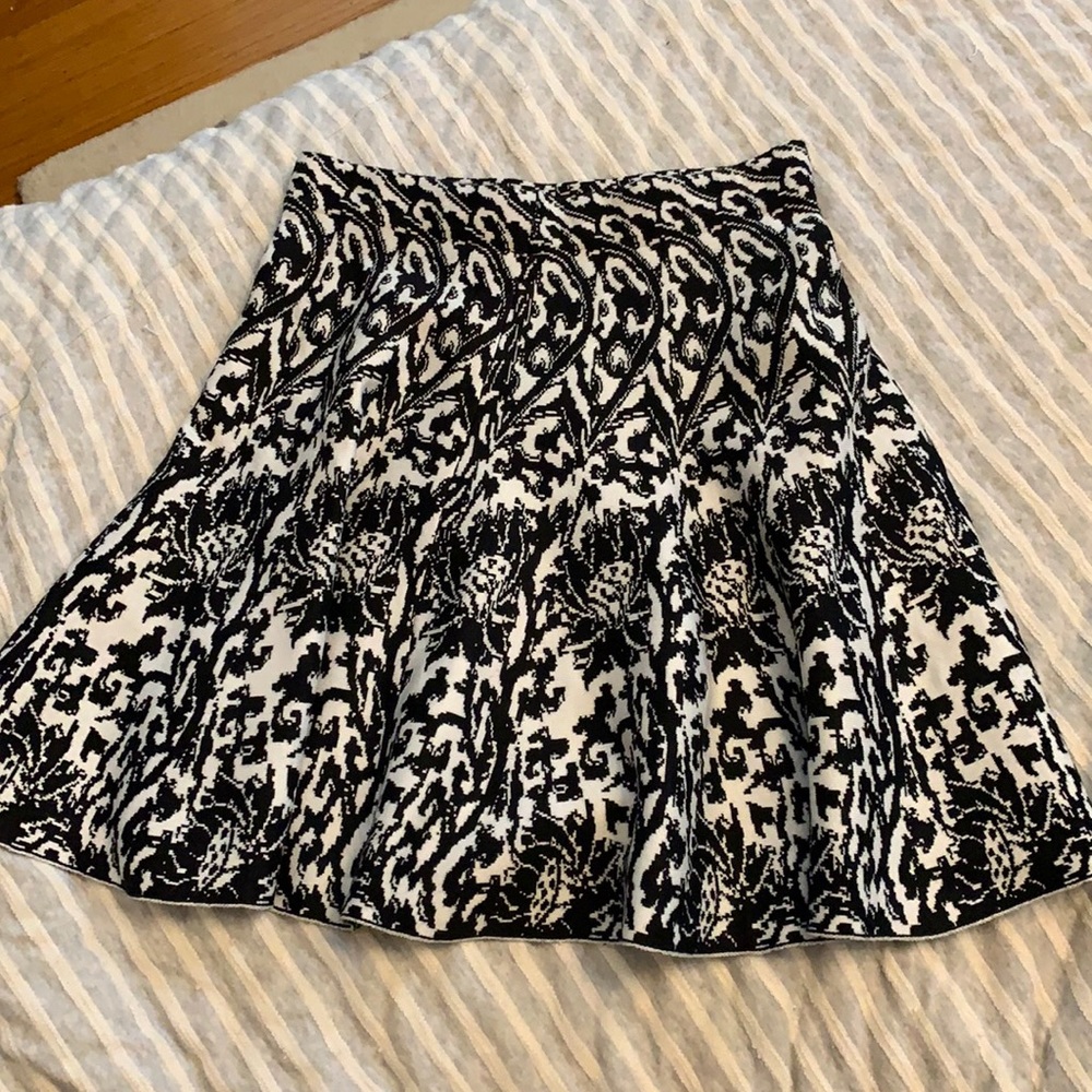 Xhilaration Blck & White floral flare skater skirt